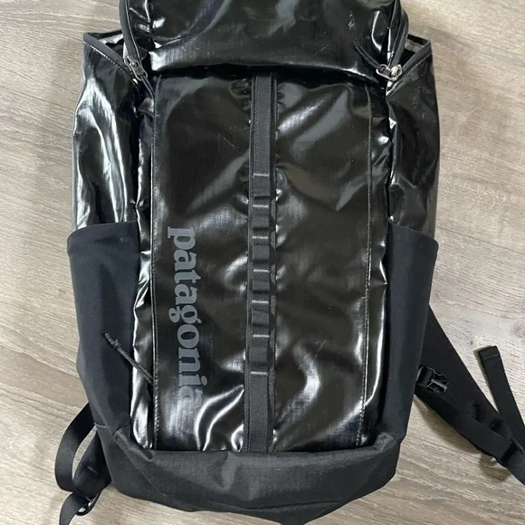 Patagonia Black Hole Pack Padded Back Polyester Backpack 49296 Black 25 L - Picture 10 of 10